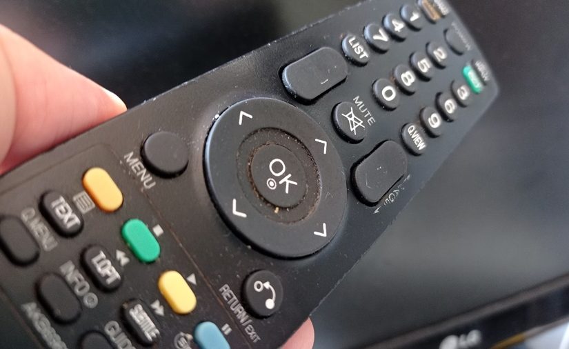 Co kupić do starego telewizora, żeby odbierał telewizję naziemną w nowym systemie DVB-T2?