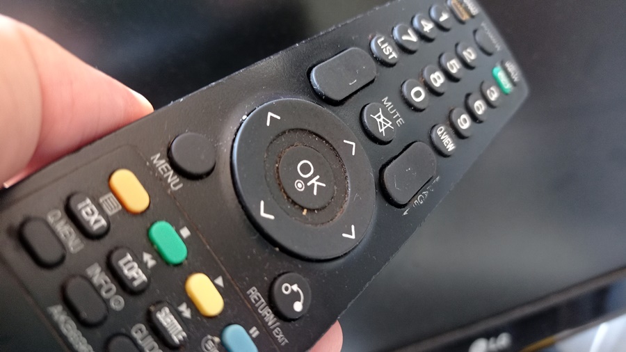 Co kupić do starego telewizora, żeby odbierał telewizję naziemną w nowym systemie DVB-T2?